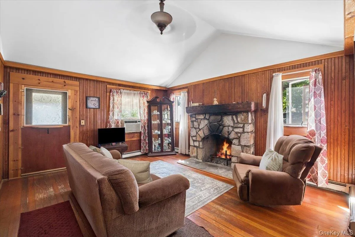 149 Tanglewylde Road, Putnam Valley, NY, 2 Bedrooms Bedrooms, 5 Rooms Rooms,1 BathroomBathrooms,Residential,For Rent,Tanglewylde,0,1047835 149 Tanglewylde Road, Putnam Valley, NY, 2 Bedrooms Bedrooms, 5 Rooms Rooms,1 BathroomBathrooms,Residential,For Rent,Tanglewylde,0,1047835