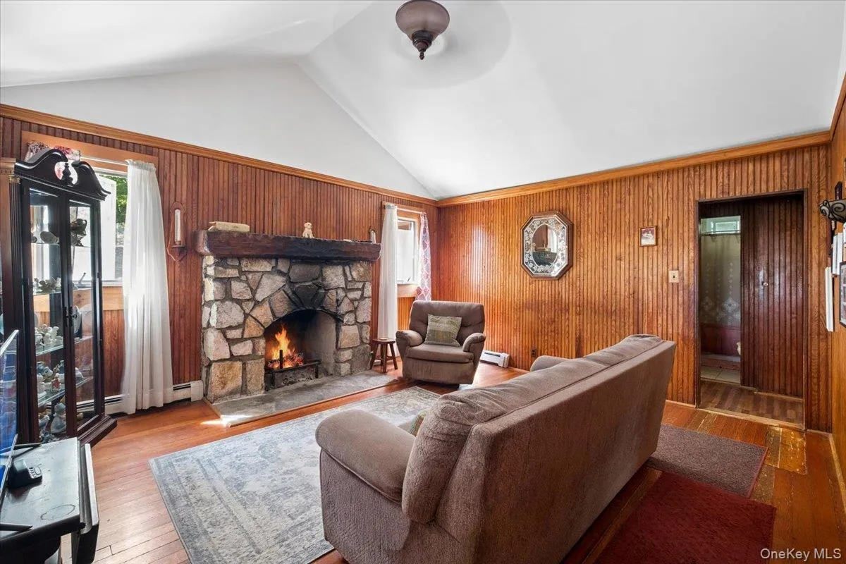 149 Tanglewylde Road, Putnam Valley, NY, 2 Bedrooms Bedrooms, 5 Rooms Rooms,1 BathroomBathrooms,Residential,For Rent,Tanglewylde,0,1047835 149 Tanglewylde Road, Putnam Valley, NY, 2 Bedrooms Bedrooms, 5 Rooms Rooms,1 BathroomBathrooms,Residential,For Rent,Tanglewylde,0,1047835