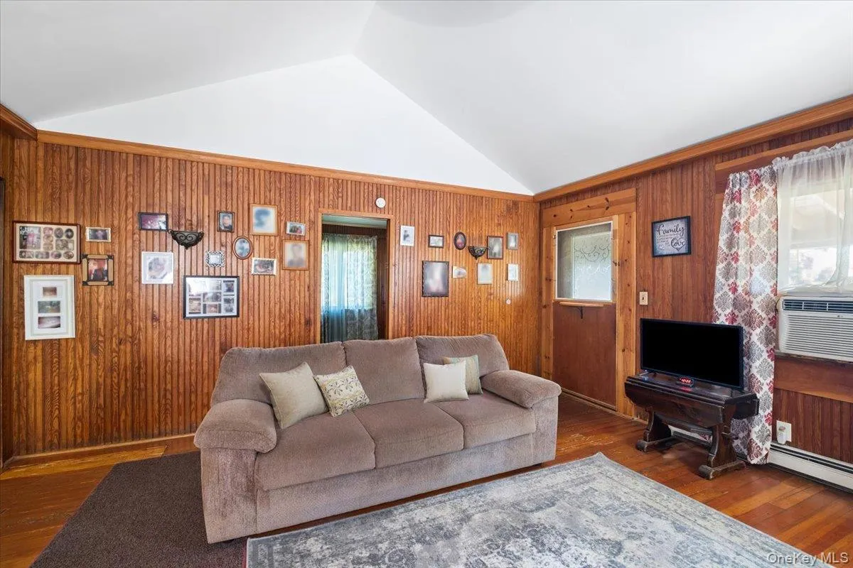 149 Tanglewylde Road, Putnam Valley, NY, 2 Bedrooms Bedrooms, 5 Rooms Rooms,1 BathroomBathrooms,Residential,For Rent,Tanglewylde,0,1047835 149 Tanglewylde Road, Putnam Valley, NY, 2 Bedrooms Bedrooms, 5 Rooms Rooms,1 BathroomBathrooms,Residential,For Rent,Tanglewylde,0,1047835