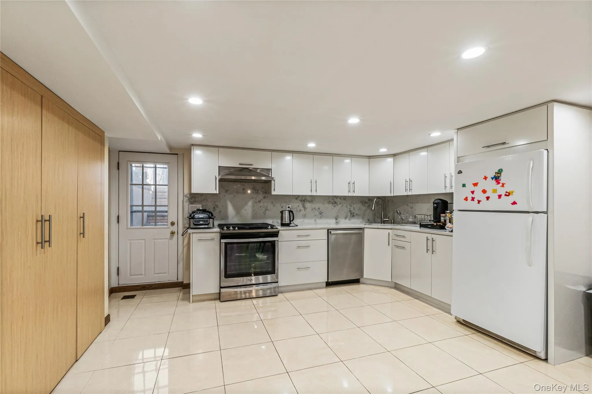 137-66 70th Road, New York, NY, 3 Bedrooms Bedrooms, 9 Rooms Rooms,2 BathroomsBathrooms,Residential,For Rent,70th,0,1047841 137-66 70th Road, New York, NY, 3 Bedrooms Bedrooms, 9 Rooms Rooms,2 BathroomsBathrooms,Residential,For Rent,70th,0,1047841