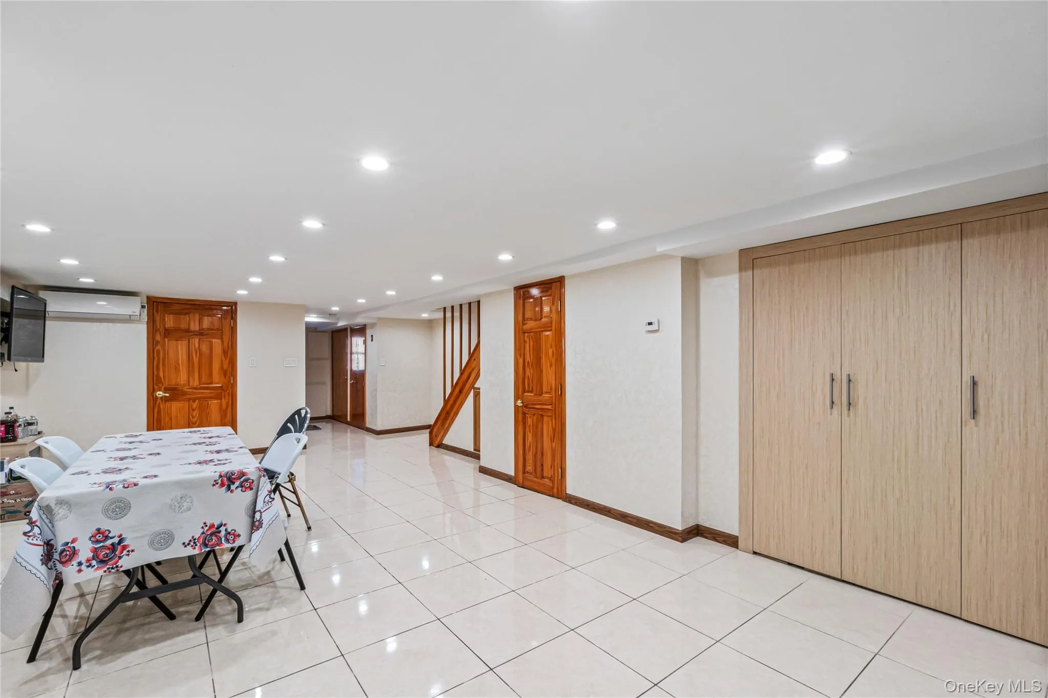 137-66 70th Road, New York, NY, 3 Bedrooms Bedrooms, 9 Rooms Rooms,2 BathroomsBathrooms,Residential,For Rent,70th,0,1047841 137-66 70th Road, New York, NY, 3 Bedrooms Bedrooms, 9 Rooms Rooms,2 BathroomsBathrooms,Residential,For Rent,70th,0,1047841