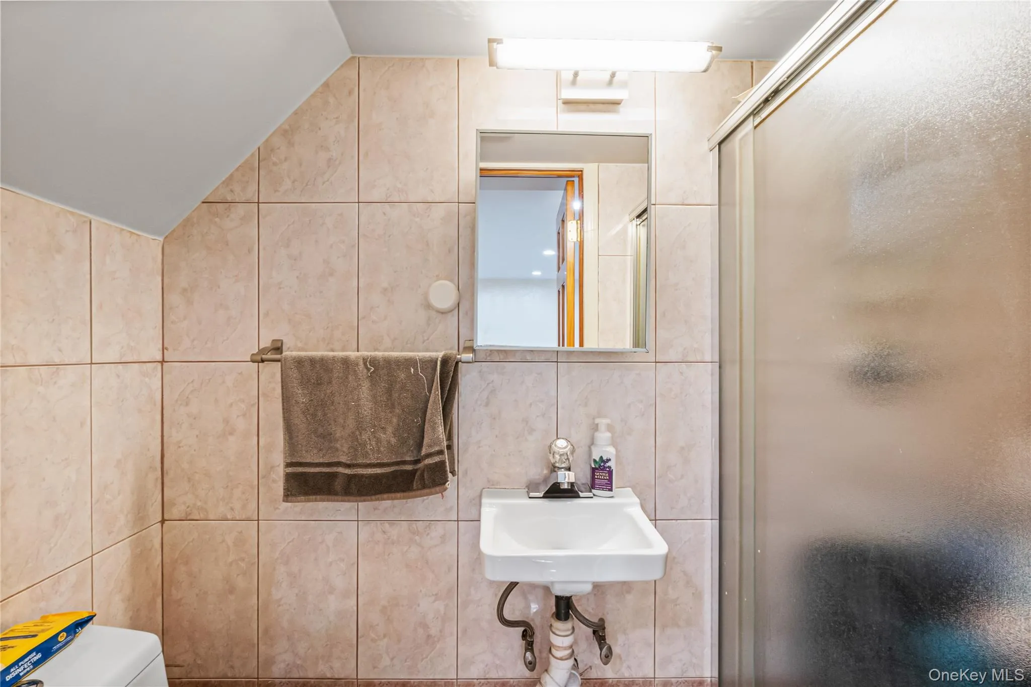 137-66 70th Road, New York, NY, 3 Bedrooms Bedrooms, 9 Rooms Rooms,2 BathroomsBathrooms,Residential,For Rent,70th,0,1047841 137-66 70th Road, New York, NY, 3 Bedrooms Bedrooms, 9 Rooms Rooms,2 BathroomsBathrooms,Residential,For Rent,70th,0,1047841