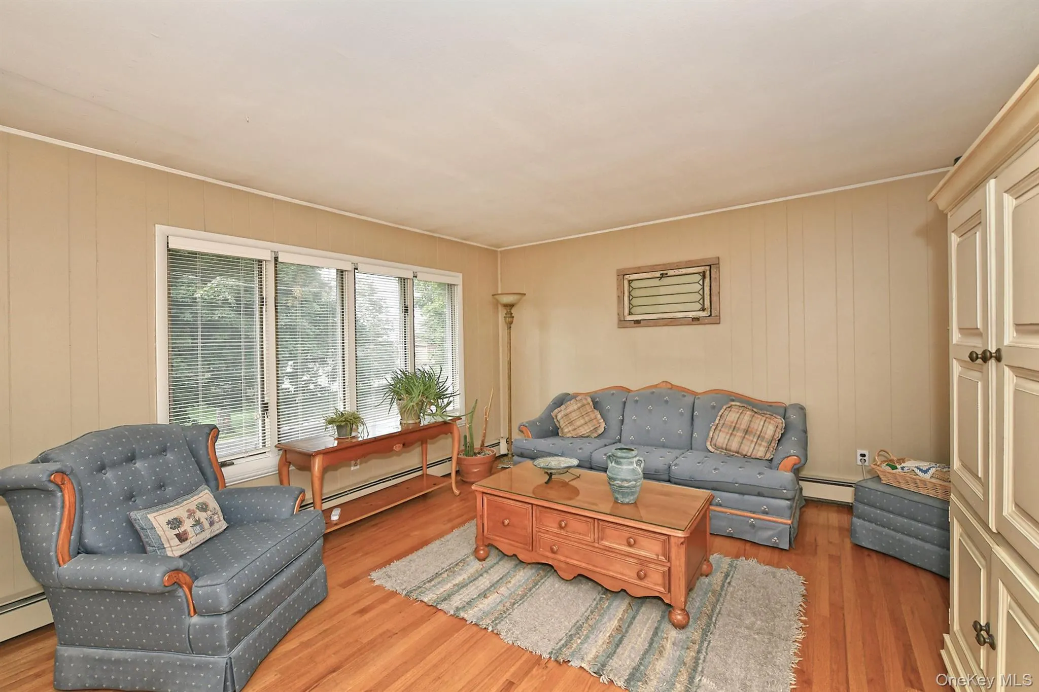 35 Jensen Road, Islip, NY, 4 Bedrooms Bedrooms, 10 Rooms Rooms,3 BathroomsBathrooms,Residential,For Rent,Jensen,0,1047846 35 Jensen Road, Islip, NY, 4 Bedrooms Bedrooms, 10 Rooms Rooms,3 BathroomsBathrooms,Residential,For Rent,Jensen,0,1047846