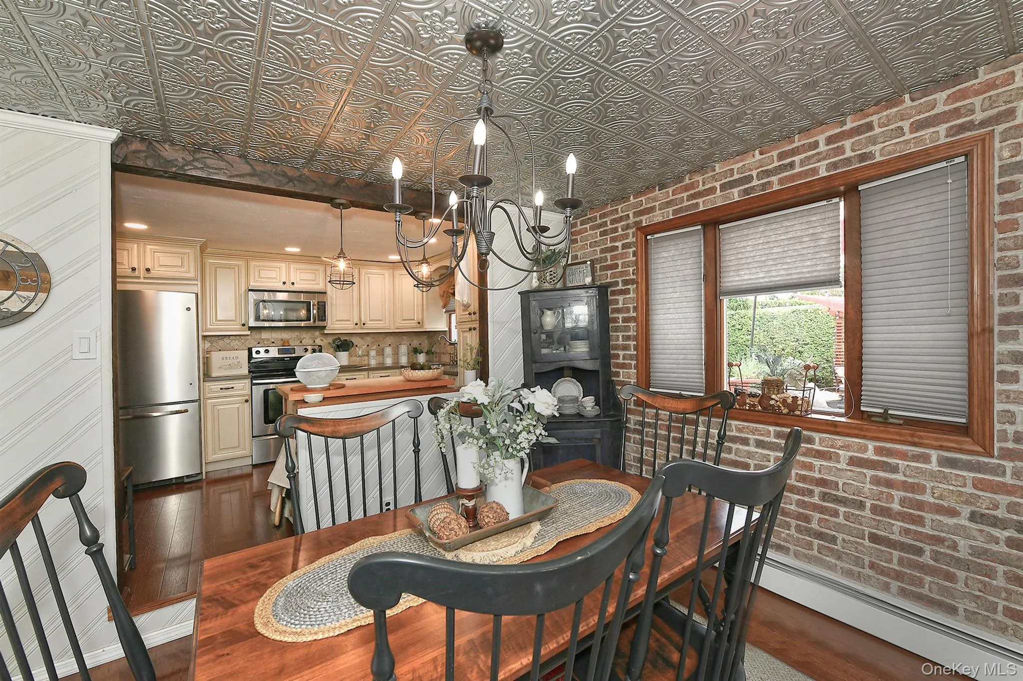 35 Jensen Road, Islip, NY, 4 Bedrooms Bedrooms, 10 Rooms Rooms,3 BathroomsBathrooms,Residential,For Rent,Jensen,0,1047846 35 Jensen Road, Islip, NY, 4 Bedrooms Bedrooms, 10 Rooms Rooms,3 BathroomsBathrooms,Residential,For Rent,Jensen,0,1047846
