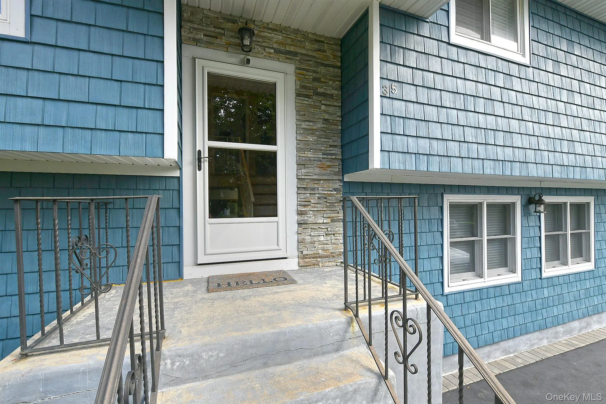 35 Jensen Road, Islip, NY, 4 Bedrooms Bedrooms, 10 Rooms Rooms,3 BathroomsBathrooms,Residential,For Rent,Jensen,0,1047846 35 Jensen Road, Islip, NY, 4 Bedrooms Bedrooms, 10 Rooms Rooms,3 BathroomsBathrooms,Residential,For Rent,Jensen,0,1047846