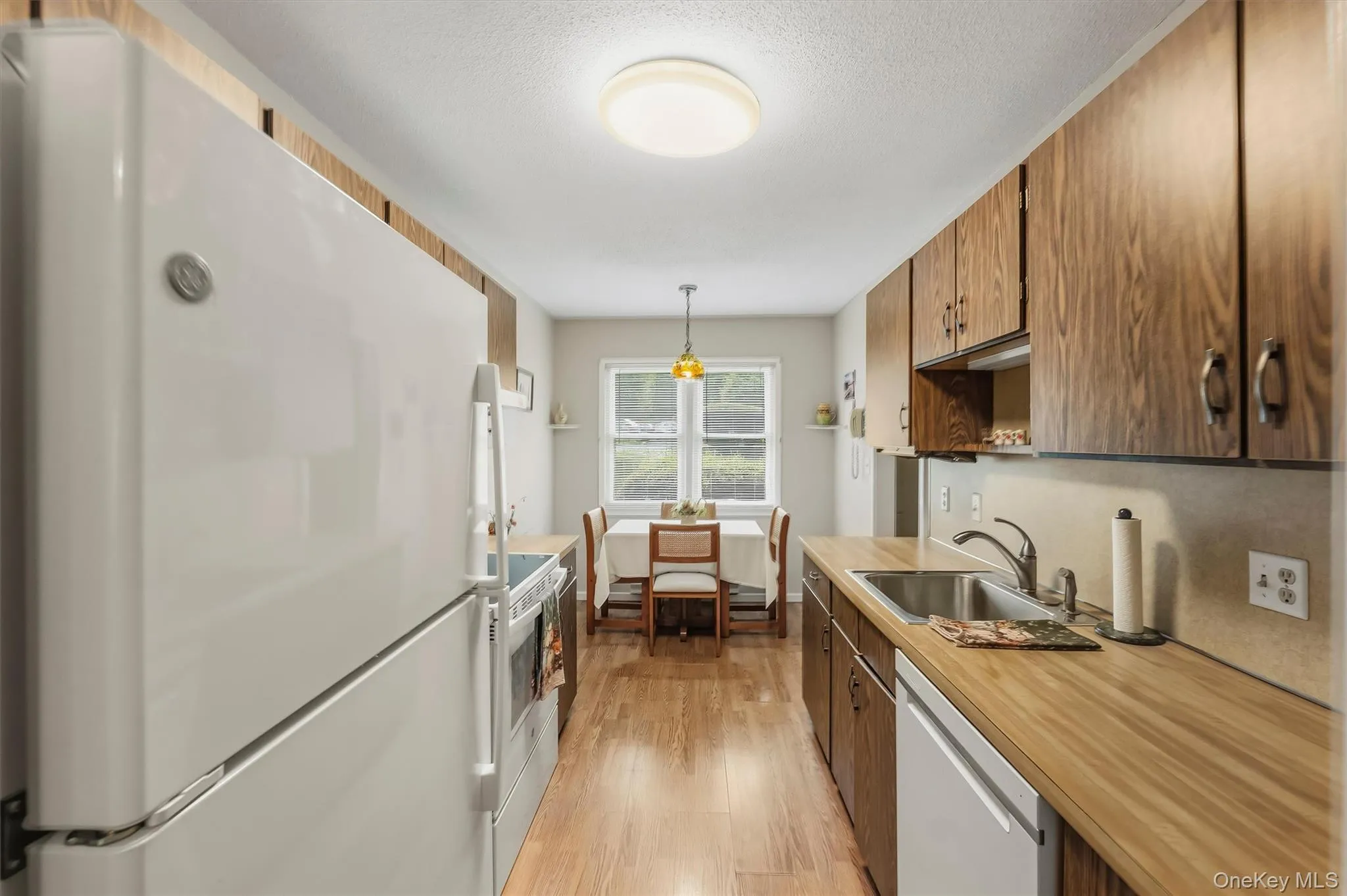 175 Heritage Hills, Somers, NY, 2 Bedrooms Bedrooms, 5 Rooms Rooms,1 BathroomBathrooms,Residential,For Rent,Heritage,0,1047847 175 Heritage Hills, Somers, NY, 2 Bedrooms Bedrooms, 5 Rooms Rooms,1 BathroomBathrooms,Residential,For Rent,Heritage,0,1047847