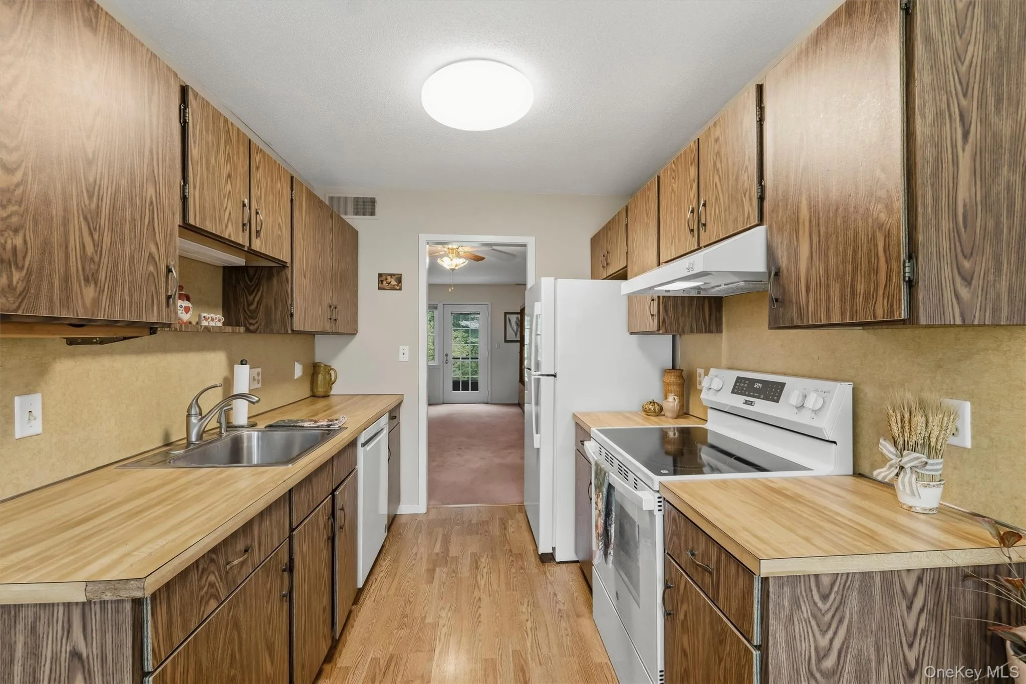 175 Heritage Hills, Somers, NY, 2 Bedrooms Bedrooms, 5 Rooms Rooms,1 BathroomBathrooms,Residential,For Rent,Heritage,0,1047847 175 Heritage Hills, Somers, NY, 2 Bedrooms Bedrooms, 5 Rooms Rooms,1 BathroomBathrooms,Residential,For Rent,Heritage,0,1047847