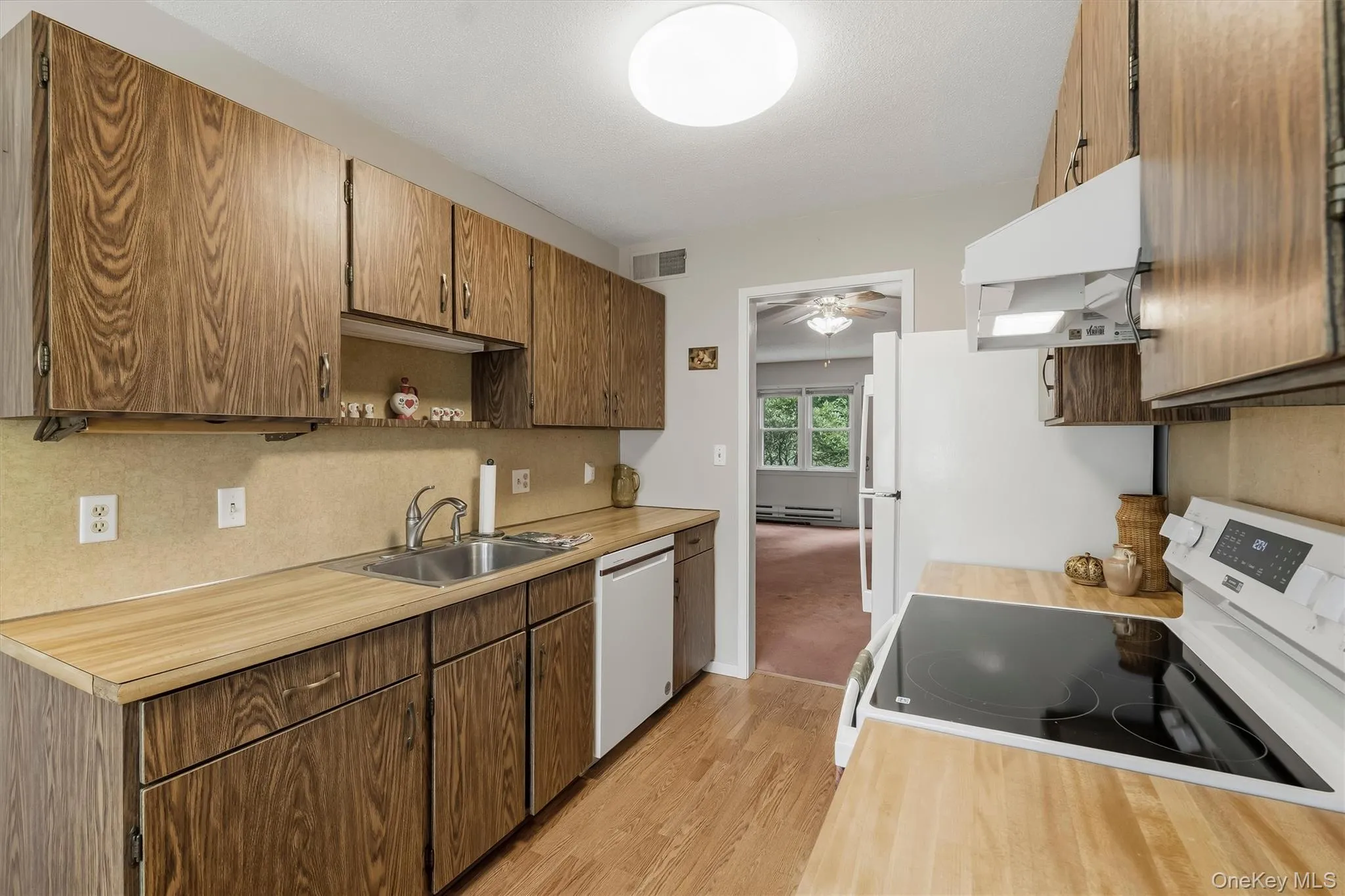 175 Heritage Hills, Somers, NY, 2 Bedrooms Bedrooms, 5 Rooms Rooms,1 BathroomBathrooms,Residential,For Rent,Heritage,0,1047847 175 Heritage Hills, Somers, NY, 2 Bedrooms Bedrooms, 5 Rooms Rooms,1 BathroomBathrooms,Residential,For Rent,Heritage,0,1047847