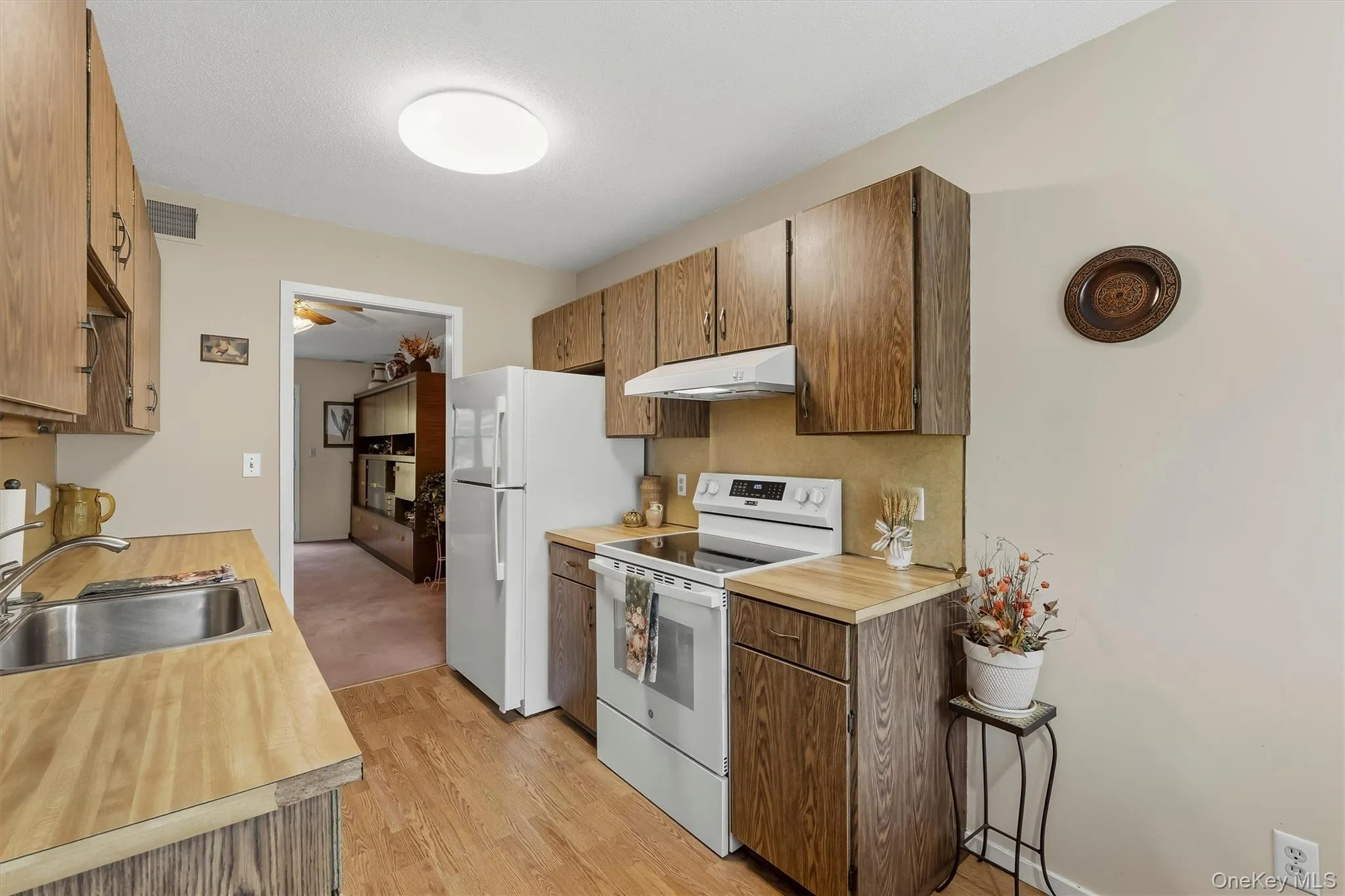 175 Heritage Hills, Somers, NY, 2 Bedrooms Bedrooms, 5 Rooms Rooms,1 BathroomBathrooms,Residential,For Rent,Heritage,0,1047847 175 Heritage Hills, Somers, NY, 2 Bedrooms Bedrooms, 5 Rooms Rooms,1 BathroomBathrooms,Residential,For Rent,Heritage,0,1047847