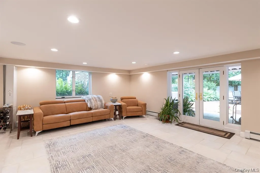 29 Farm Road, Smithtown, NY, 4 Bedrooms Bedrooms, 10 Rooms Rooms,3 BathroomsBathrooms,Residential,For Rent,Farm,0,1047851 29 Farm Road, Smithtown, NY, 4 Bedrooms Bedrooms, 10 Rooms Rooms,3 BathroomsBathrooms,Residential,For Rent,Farm,0,1047851