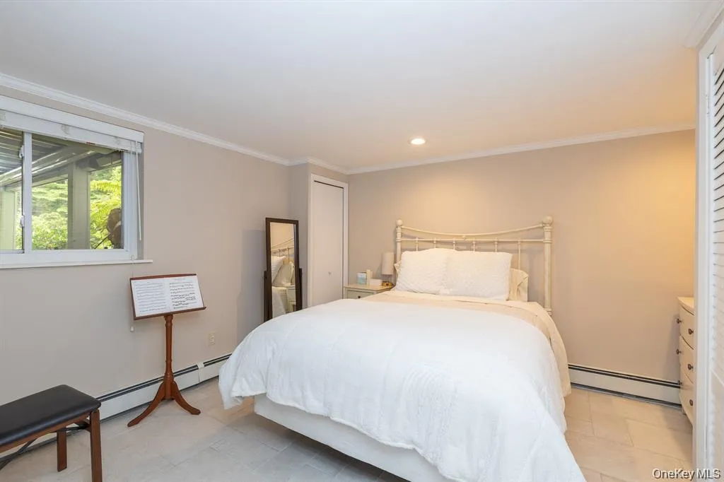 29 Farm Road, Smithtown, NY, 4 Bedrooms Bedrooms, 10 Rooms Rooms,3 BathroomsBathrooms,Residential,For Rent,Farm,0,1047851 29 Farm Road, Smithtown, NY, 4 Bedrooms Bedrooms, 10 Rooms Rooms,3 BathroomsBathrooms,Residential,For Rent,Farm,0,1047851