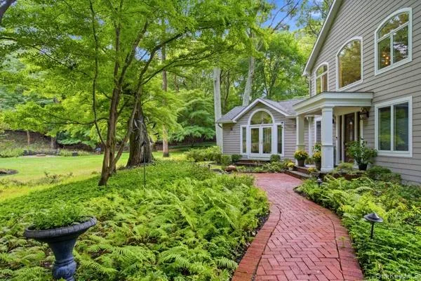 29 Farm Road, Smithtown, NY, 4 Bedrooms Bedrooms, 10 Rooms Rooms,3 BathroomsBathrooms,Residential,For Rent,Farm,0,1047851 29 Farm Road, Smithtown, NY, 4 Bedrooms Bedrooms, 10 Rooms Rooms,3 BathroomsBathrooms,Residential,For Rent,Farm,0,1047851