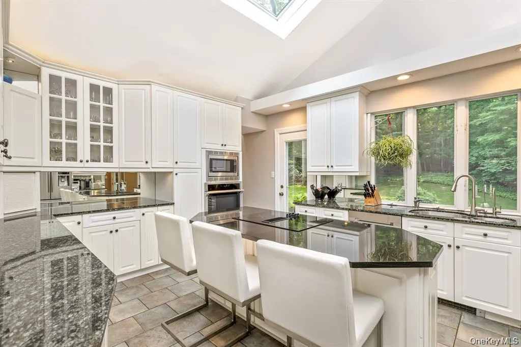 29 Farm Road, Smithtown, NY, 4 Bedrooms Bedrooms, 10 Rooms Rooms,3 BathroomsBathrooms,Residential,For Rent,Farm,0,1047851 29 Farm Road, Smithtown, NY, 4 Bedrooms Bedrooms, 10 Rooms Rooms,3 BathroomsBathrooms,Residential,For Rent,Farm,0,1047851