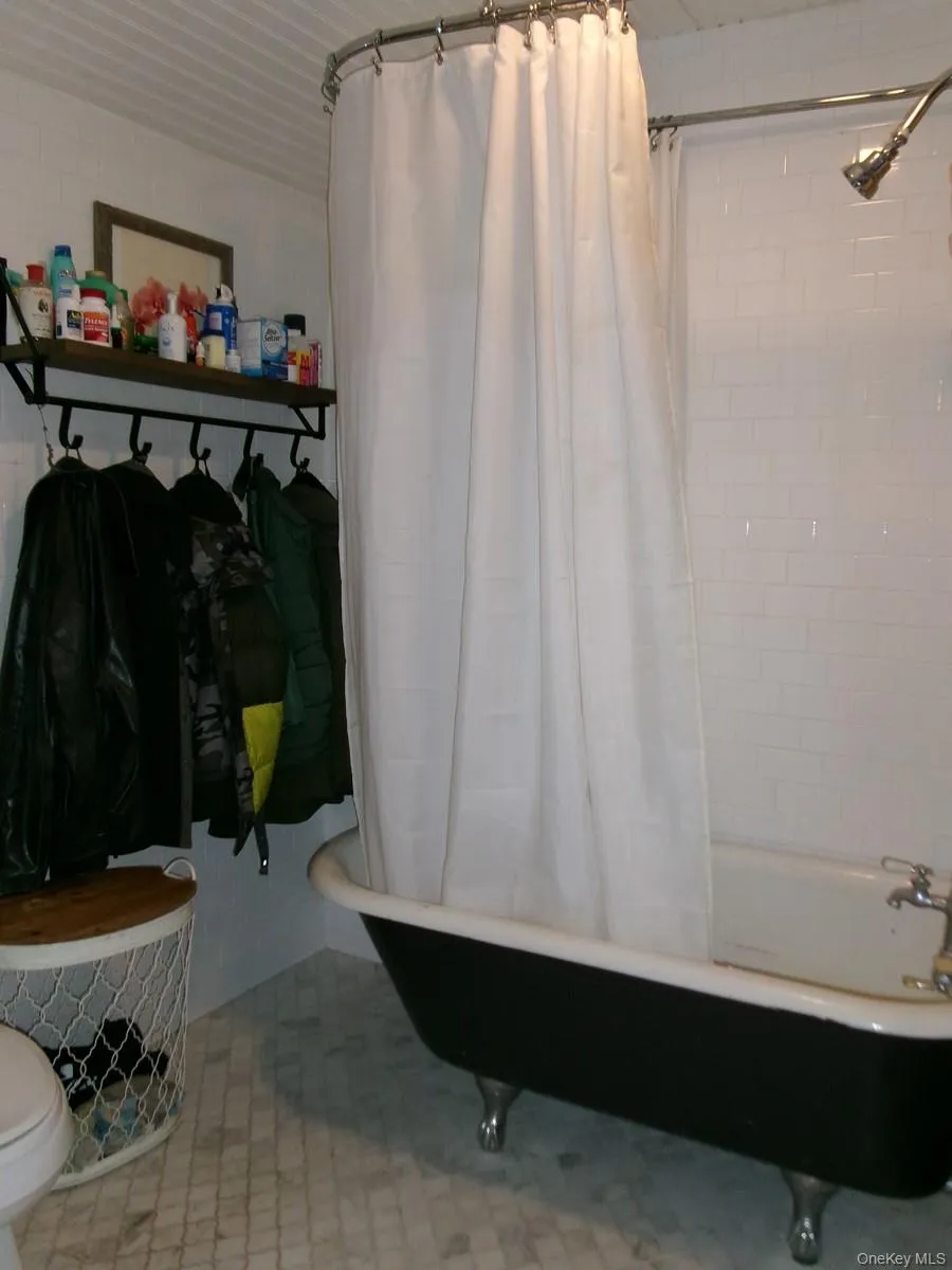 Full bath has claw foot tub. Full bath has claw foot tub.