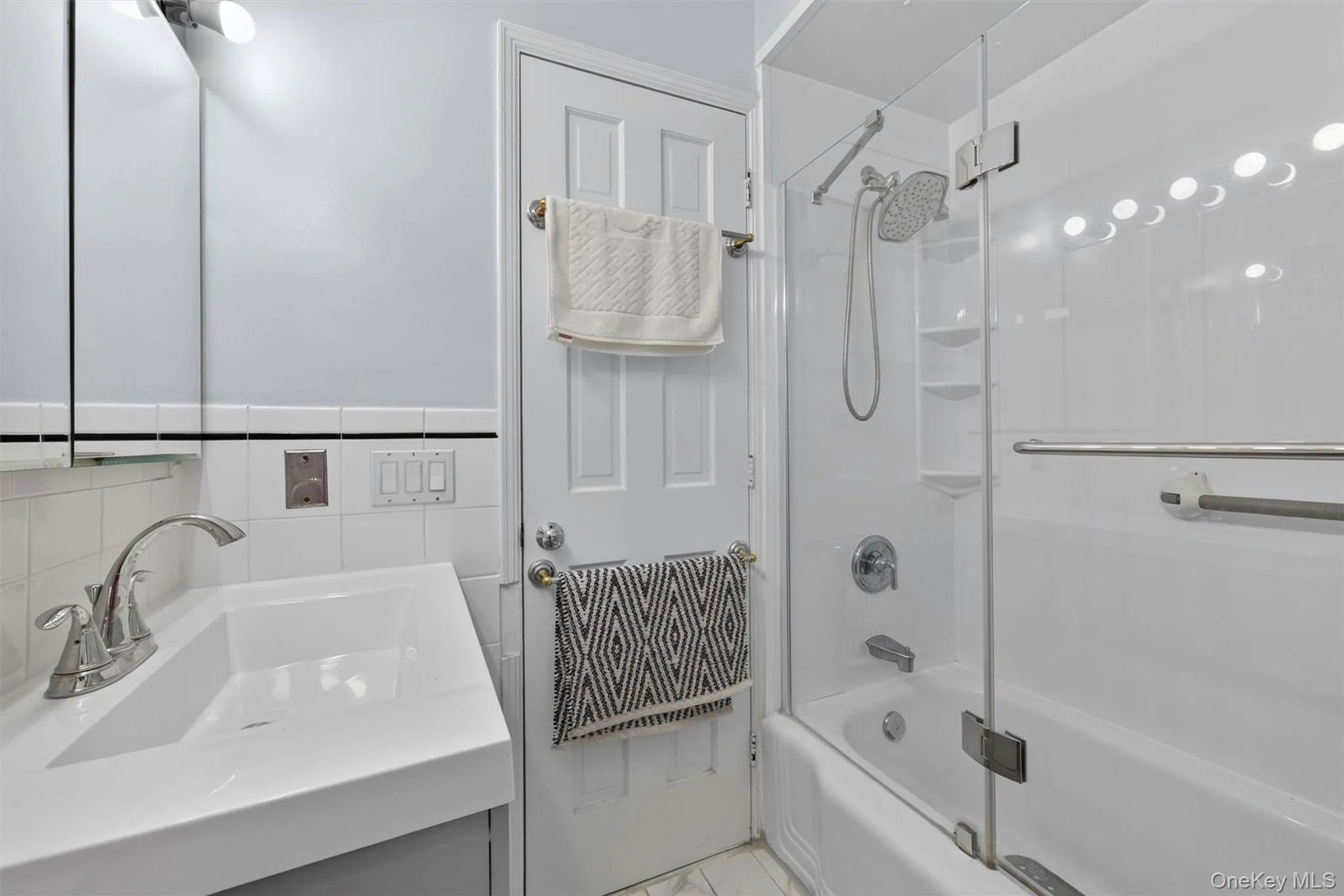 6 Manchester Road, Eastchester, NY, 2 Bedrooms Bedrooms, 5 Rooms Rooms,1 BathroomBathrooms,Residential,For Rent,Manchester,0,1047859 6 Manchester Road, Eastchester, NY, 2 Bedrooms Bedrooms, 5 Rooms Rooms,1 BathroomBathrooms,Residential,For Rent,Manchester,0,1047859