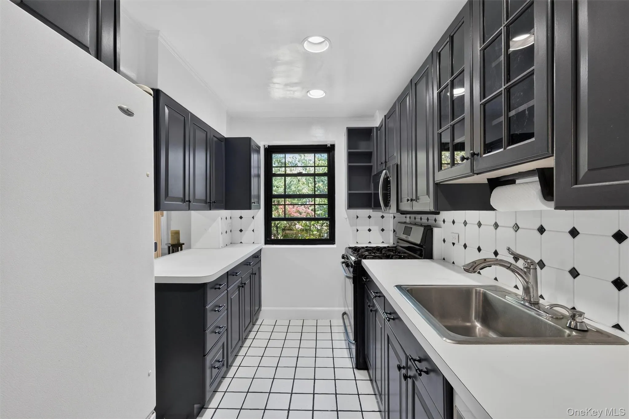 6 Manchester Road, Eastchester, NY, 2 Bedrooms Bedrooms, 5 Rooms Rooms,1 BathroomBathrooms,Residential,For Rent,Manchester,0,1047859 6 Manchester Road, Eastchester, NY, 2 Bedrooms Bedrooms, 5 Rooms Rooms,1 BathroomBathrooms,Residential,For Rent,Manchester,0,1047859