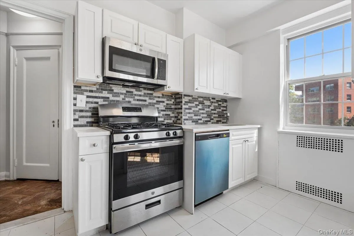 45 Popham Road, Scarsdale, NY, 2 Bedrooms Bedrooms, 4 Rooms Rooms,2 BathroomsBathrooms,Residential Lease,For Rent,Popham,0,1047862 45 Popham Road, Scarsdale, NY, 2 Bedrooms Bedrooms, 4 Rooms Rooms,2 BathroomsBathrooms,Residential Lease,For Rent,Popham,0,1047862
