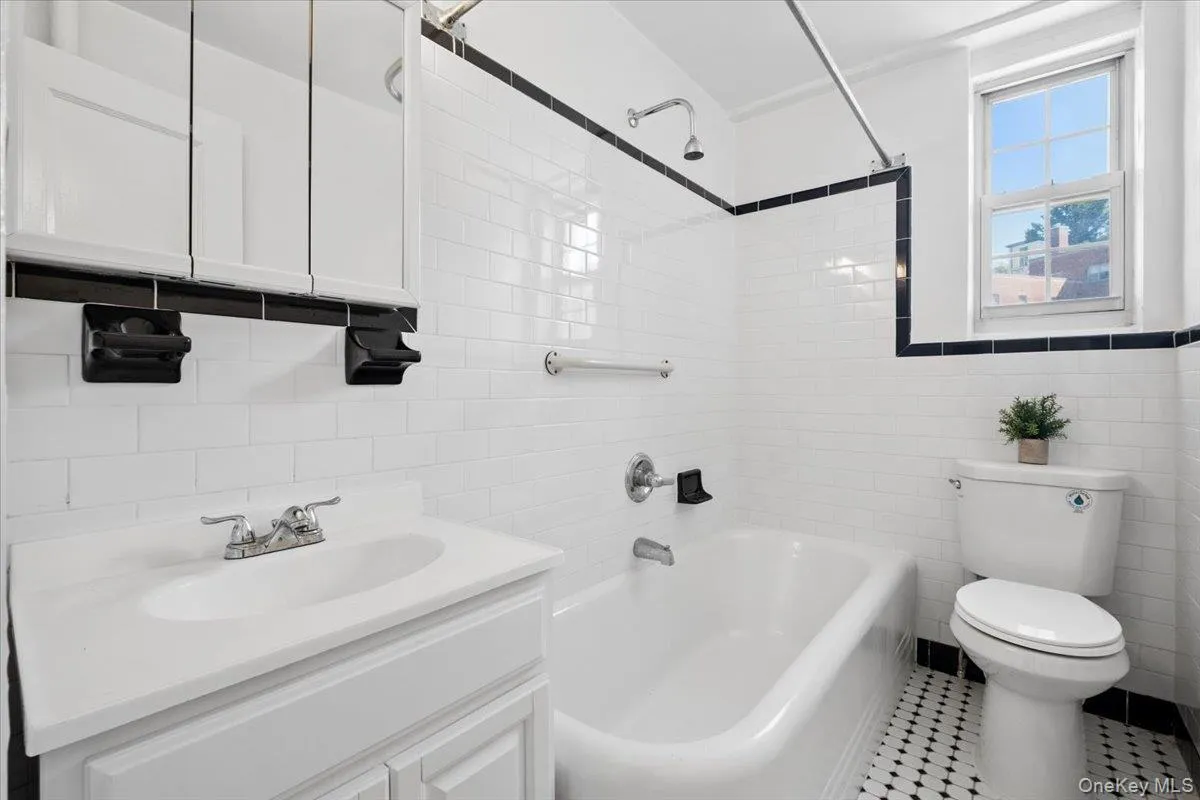45 Popham Road, Scarsdale, NY, 2 Bedrooms Bedrooms, 4 Rooms Rooms,2 BathroomsBathrooms,Residential Lease,For Rent,Popham,0,1047862 45 Popham Road, Scarsdale, NY, 2 Bedrooms Bedrooms, 4 Rooms Rooms,2 BathroomsBathrooms,Residential Lease,For Rent,Popham,0,1047862