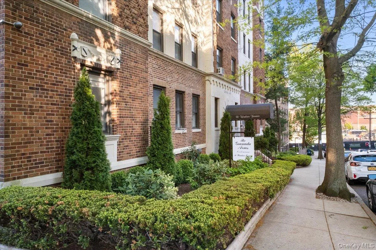 30 Windsor Terrace, White Plains, NY, 2 Bedrooms Bedrooms, 4 Rooms Rooms,1 BathroomBathrooms,Residential,For Rent,Windsor,0,1047864 30 Windsor Terrace, White Plains, NY, 2 Bedrooms Bedrooms, 4 Rooms Rooms,1 BathroomBathrooms,Residential,For Rent,Windsor,0,1047864
