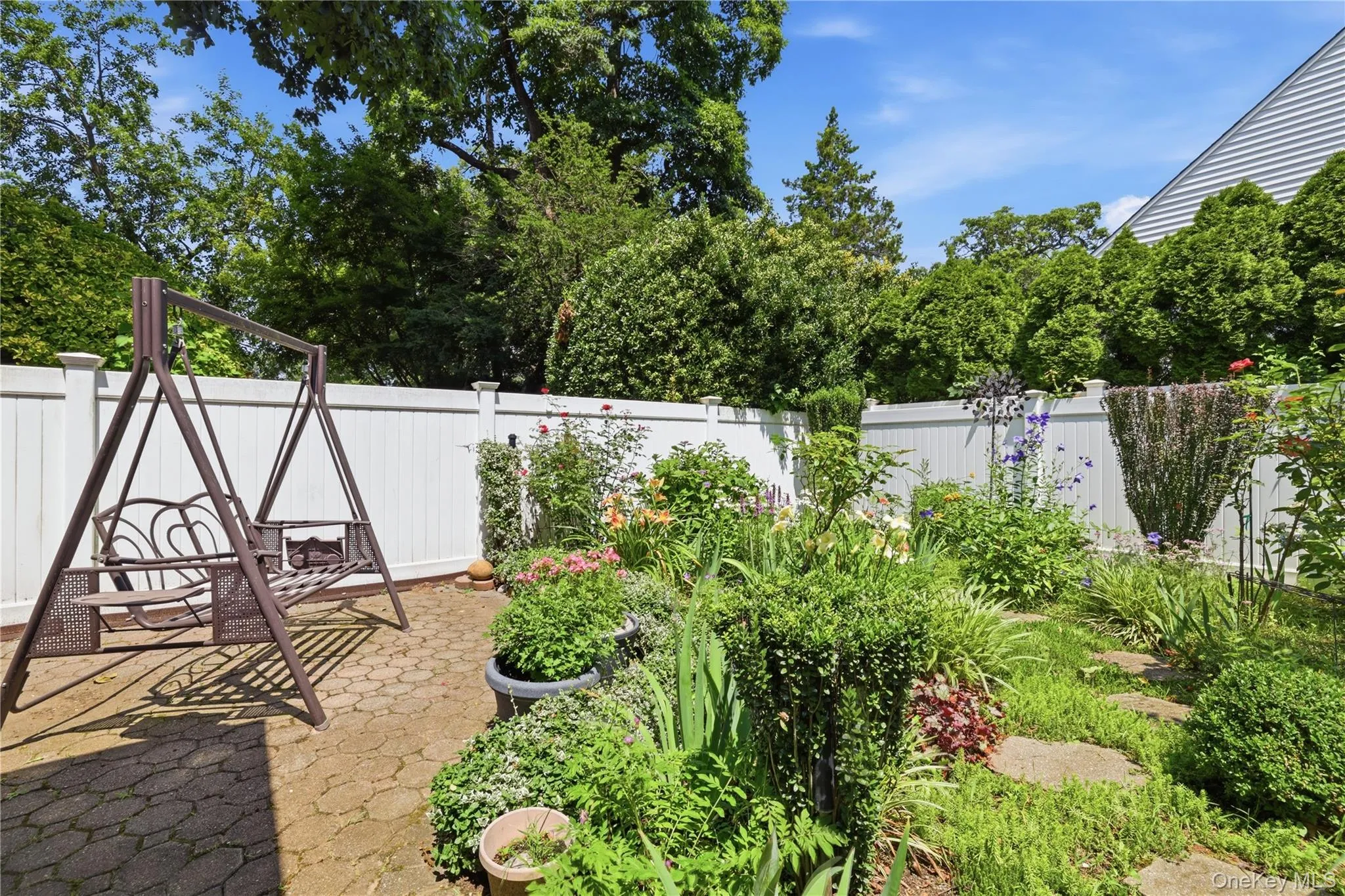 1 Beech Court, Hempstead, NY, 3 Bedrooms Bedrooms, 7 Rooms Rooms,1 BathroomBathrooms,Residential,For Rent,Beech,0,1047866 1 Beech Court, Hempstead, NY, 3 Bedrooms Bedrooms, 7 Rooms Rooms,1 BathroomBathrooms,Residential,For Rent,Beech,0,1047866