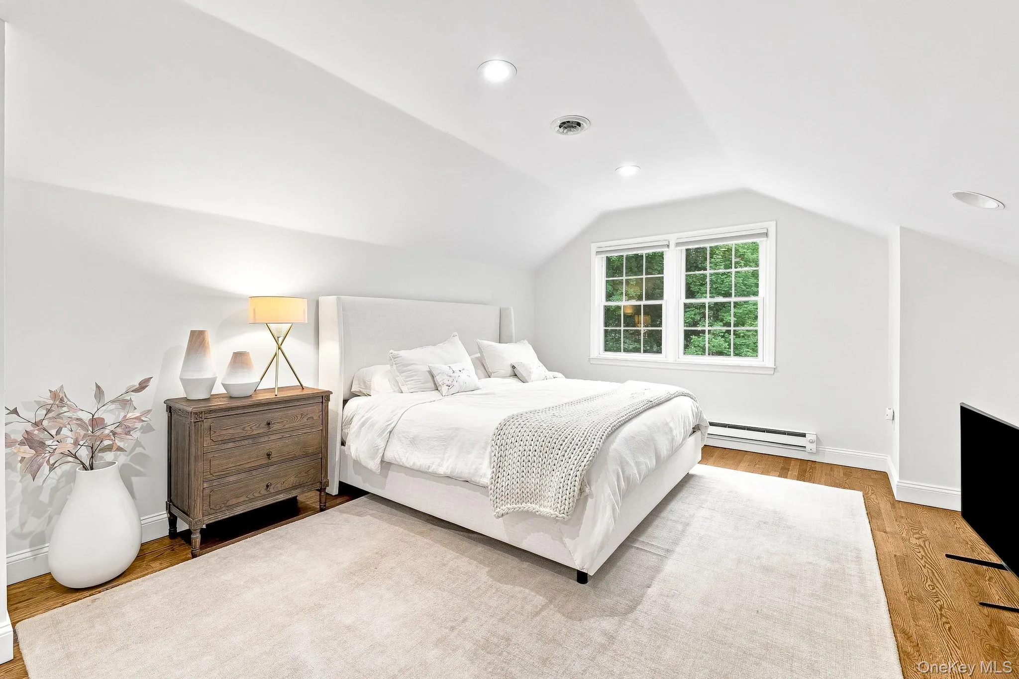 Bedroom 2 with Sitting Area and Ensuite Bath Bedroom 2 with Sitting Area and Ensuite Bath