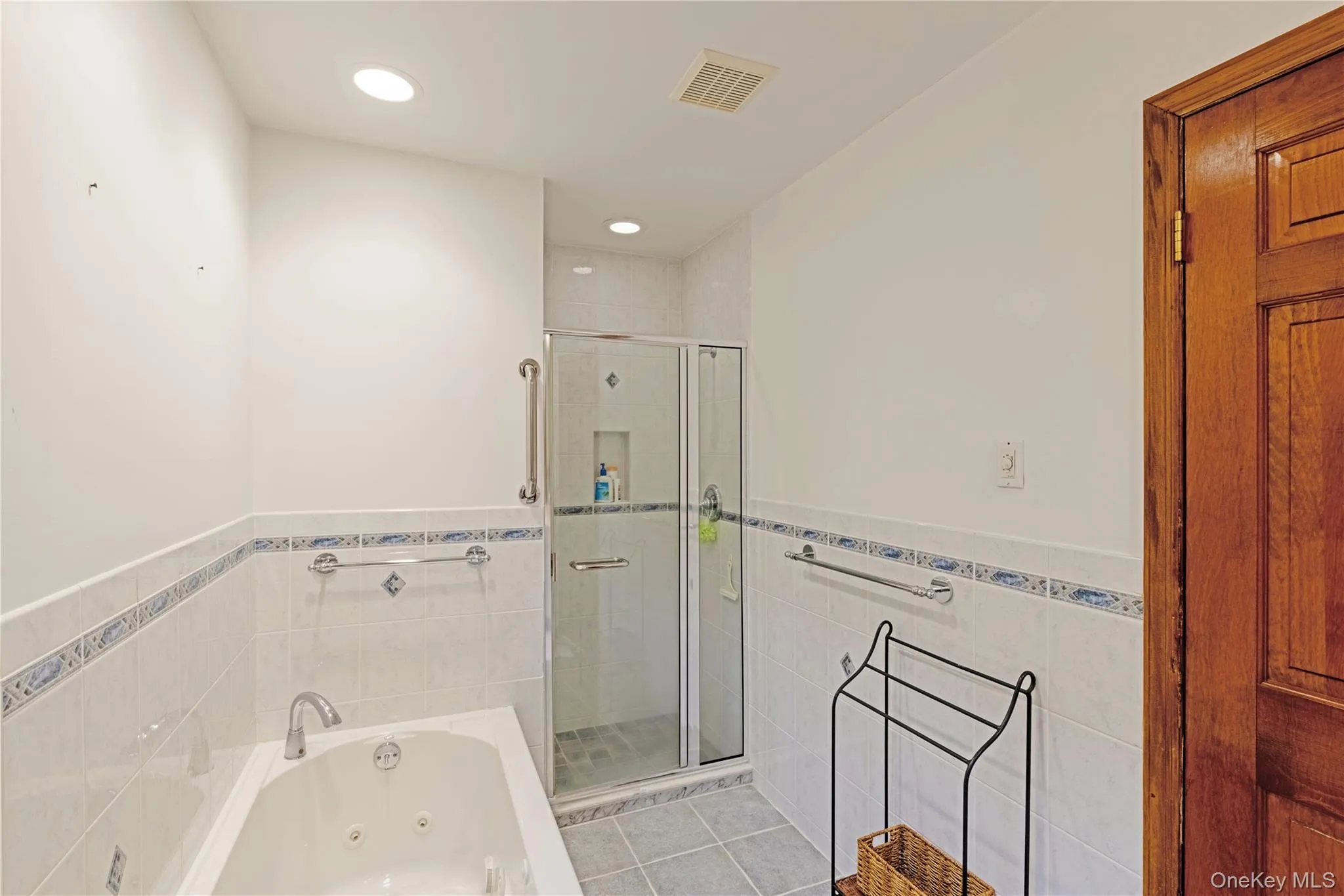 16 North Road, Huntington, NY, 3 Bedrooms Bedrooms, 8 Rooms Rooms,2 BathroomsBathrooms,Residential,For Rent,North,0,1047869 16 North Road, Huntington, NY, 3 Bedrooms Bedrooms, 8 Rooms Rooms,2 BathroomsBathrooms,Residential,For Rent,North,0,1047869