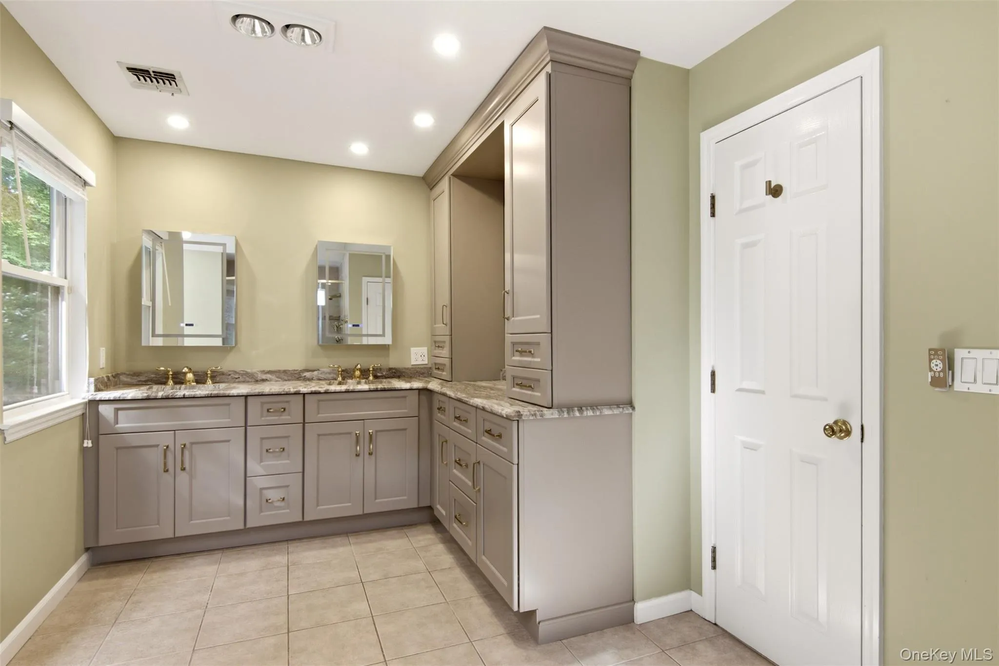 23 Beach Plum Drive, Huntington, NY, 4 Bedrooms Bedrooms, 11 Rooms Rooms,3 BathroomsBathrooms,Residential,For Rent,Beach Plum,0,1047872 23 Beach Plum Drive, Huntington, NY, 4 Bedrooms Bedrooms, 11 Rooms Rooms,3 BathroomsBathrooms,Residential,For Rent,Beach Plum,0,1047872