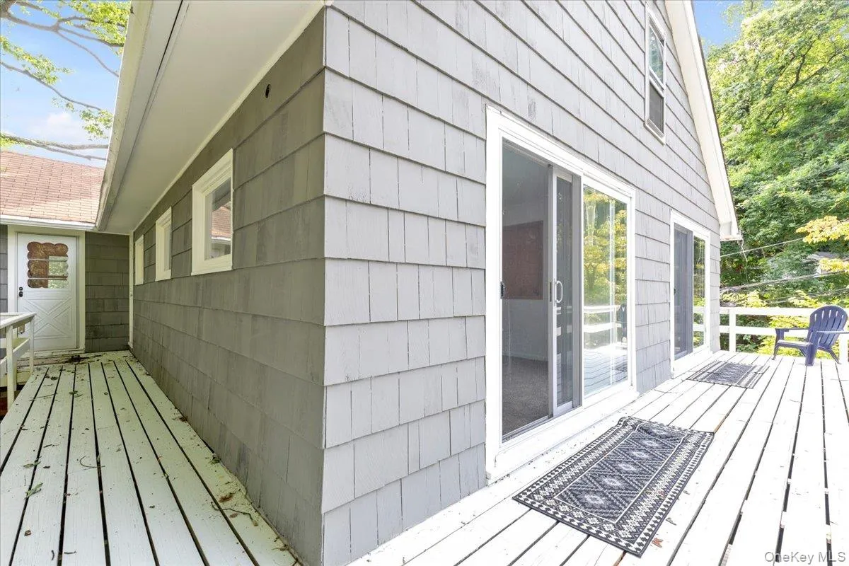 22 Putnam Avenue, Glen Cove, NY, 2 Bedrooms Bedrooms, 4 Rooms Rooms,1 BathroomBathrooms,Residential Lease,For Rent,Putnam,0,1047875 22 Putnam Avenue, Glen Cove, NY, 2 Bedrooms Bedrooms, 4 Rooms Rooms,1 BathroomBathrooms,Residential Lease,For Rent,Putnam,0,1047875