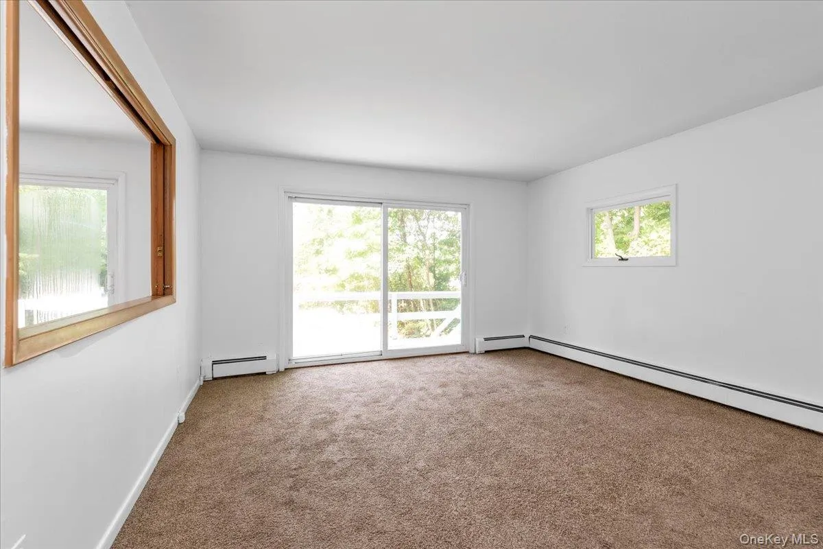 22 Putnam Avenue, Glen Cove, NY, 2 Bedrooms Bedrooms, 4 Rooms Rooms,1 BathroomBathrooms,Residential Lease,For Rent,Putnam,0,1047875 22 Putnam Avenue, Glen Cove, NY, 2 Bedrooms Bedrooms, 4 Rooms Rooms,1 BathroomBathrooms,Residential Lease,For Rent,Putnam,0,1047875