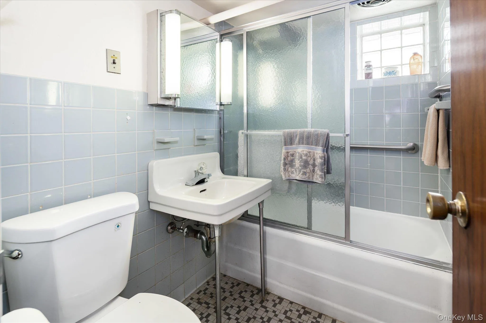 321 Hayward Street, Yonkers, NY, 3 Bedrooms Bedrooms, 6 Rooms Rooms,3 BathroomsBathrooms,Residential,For Rent,Hayward,0,1047876 321 Hayward Street, Yonkers, NY, 3 Bedrooms Bedrooms, 6 Rooms Rooms,3 BathroomsBathrooms,Residential,For Rent,Hayward,0,1047876