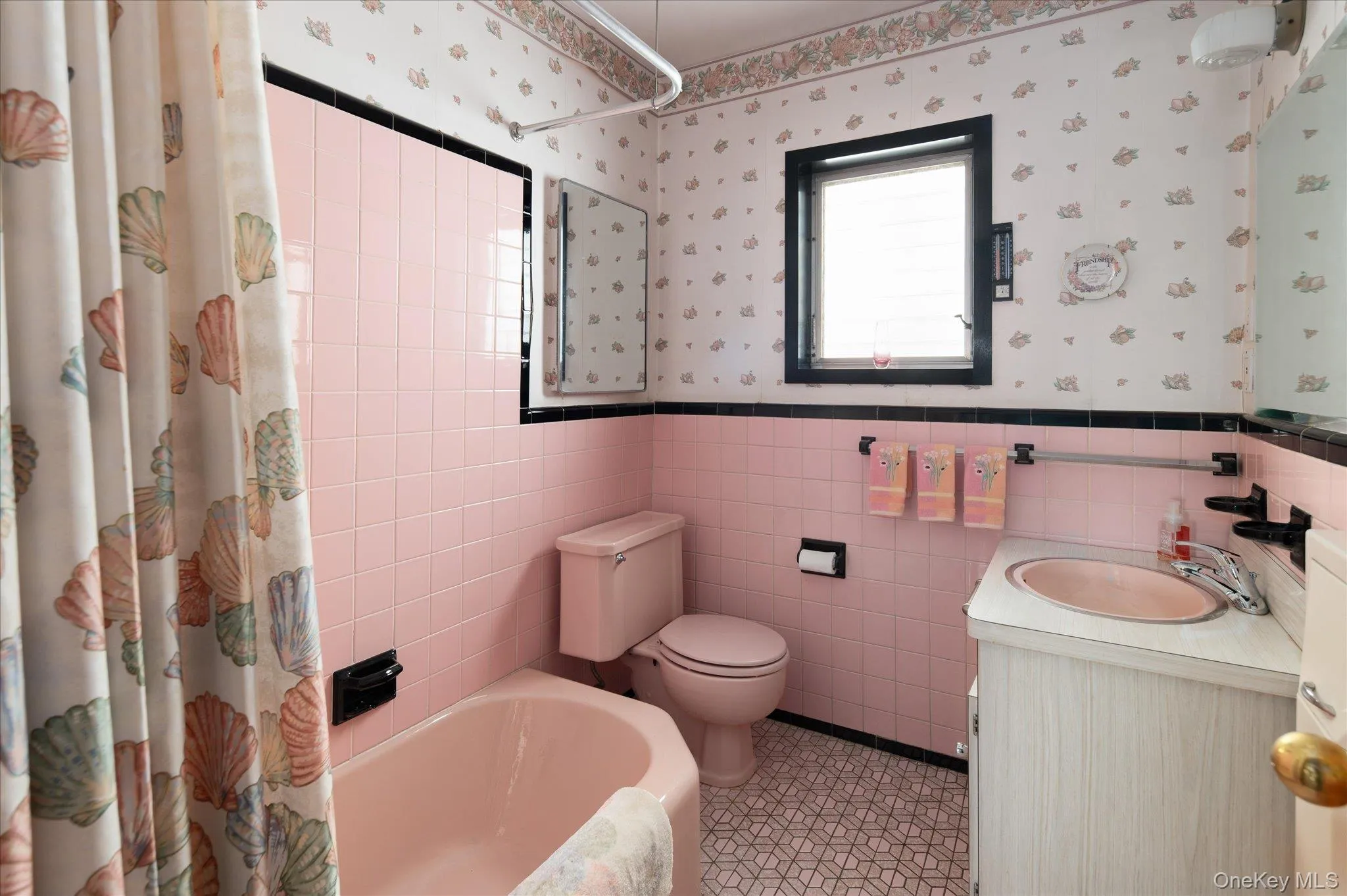 321 Hayward Street, Yonkers, NY, 3 Bedrooms Bedrooms, 6 Rooms Rooms,3 BathroomsBathrooms,Residential,For Rent,Hayward,0,1047876 321 Hayward Street, Yonkers, NY, 3 Bedrooms Bedrooms, 6 Rooms Rooms,3 BathroomsBathrooms,Residential,For Rent,Hayward,0,1047876