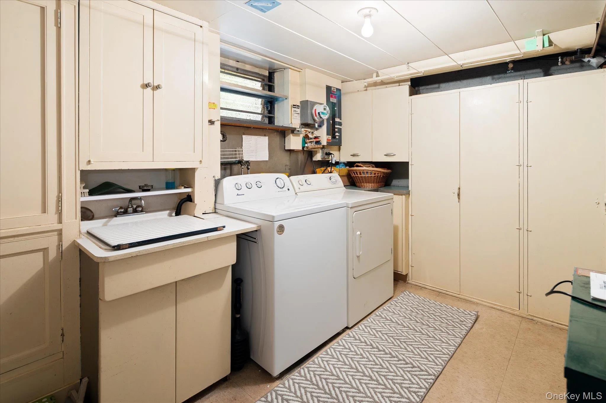 321 Hayward Street, Yonkers, NY, 3 Bedrooms Bedrooms, 6 Rooms Rooms,3 BathroomsBathrooms,Residential,For Rent,Hayward,0,1047876 321 Hayward Street, Yonkers, NY, 3 Bedrooms Bedrooms, 6 Rooms Rooms,3 BathroomsBathrooms,Residential,For Rent,Hayward,0,1047876