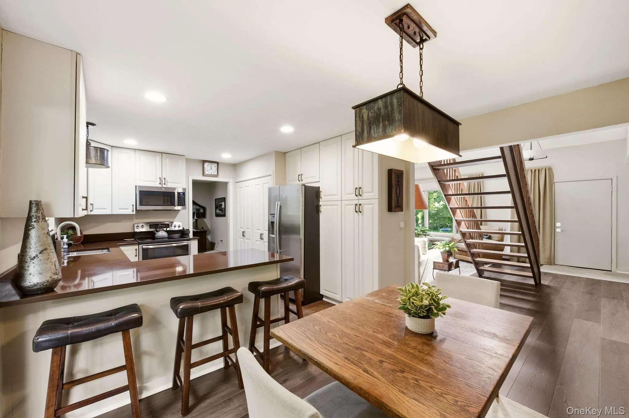 5 Highridge Drive, Huntington, NY, 3 Bedrooms Bedrooms, 8 Rooms Rooms,2 BathroomsBathrooms,Residential,For Rent,Highridge,0,1047883 5 Highridge Drive, Huntington, NY, 3 Bedrooms Bedrooms, 8 Rooms Rooms,2 BathroomsBathrooms,Residential,For Rent,Highridge,0,1047883