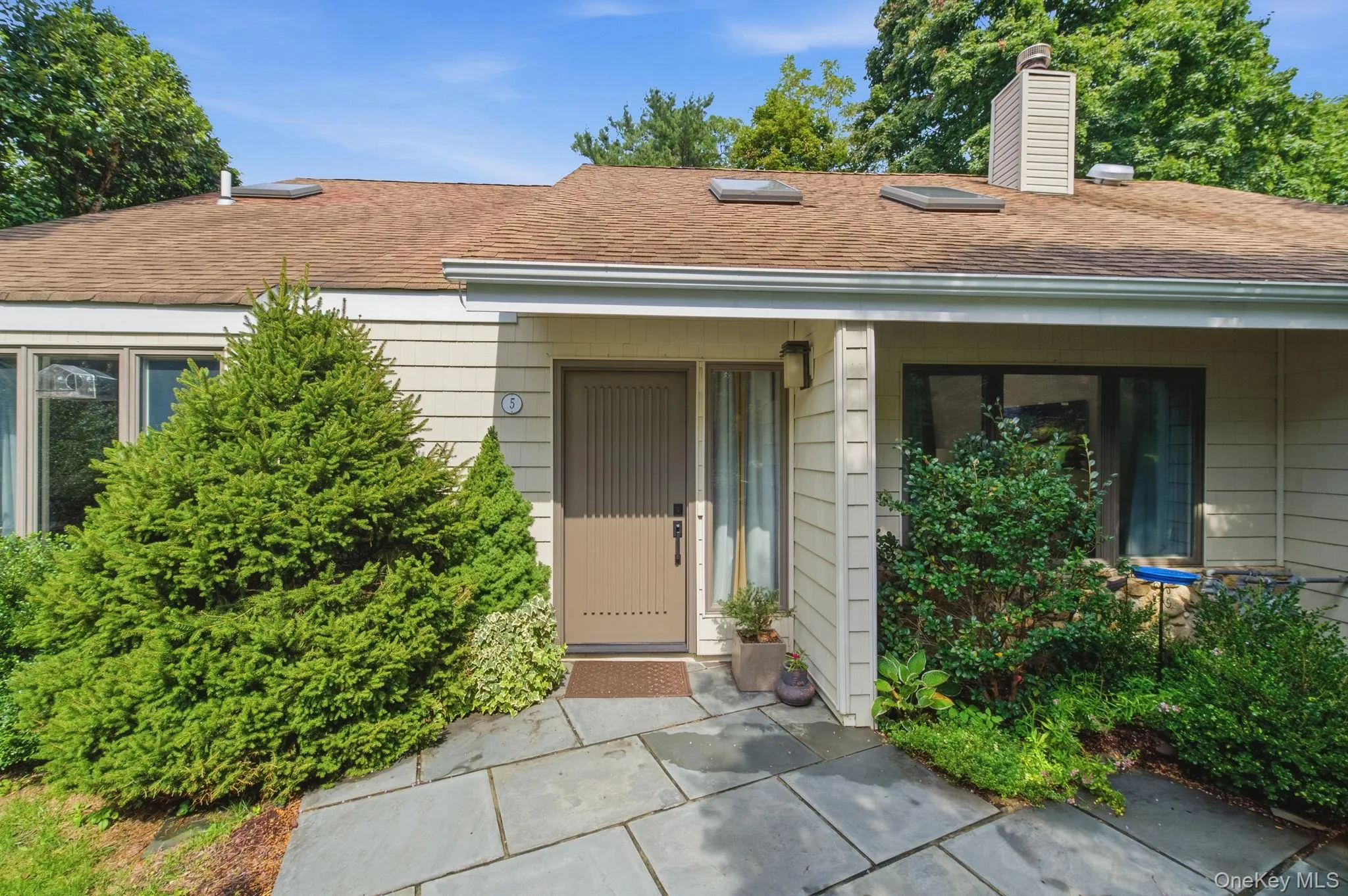 5 Highridge Drive, Huntington, NY, 3 Bedrooms Bedrooms, 8 Rooms Rooms,2 BathroomsBathrooms,Residential,For Rent,Highridge,0,1047883 5 Highridge Drive, Huntington, NY, 3 Bedrooms Bedrooms, 8 Rooms Rooms,2 BathroomsBathrooms,Residential,For Rent,Highridge,0,1047883
