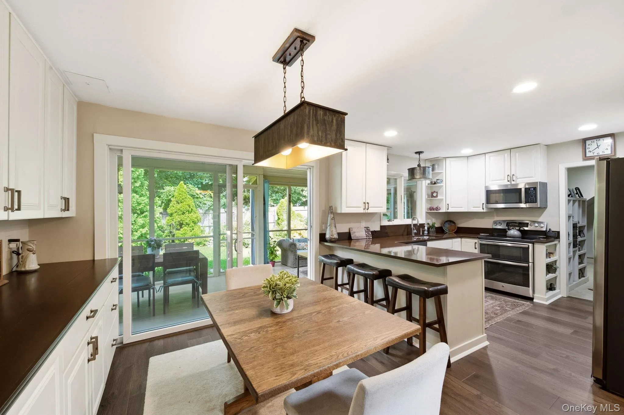 5 Highridge Drive, Huntington, NY, 3 Bedrooms Bedrooms, 8 Rooms Rooms,2 BathroomsBathrooms,Residential,For Rent,Highridge,0,1047883 5 Highridge Drive, Huntington, NY, 3 Bedrooms Bedrooms, 8 Rooms Rooms,2 BathroomsBathrooms,Residential,For Rent,Highridge,0,1047883