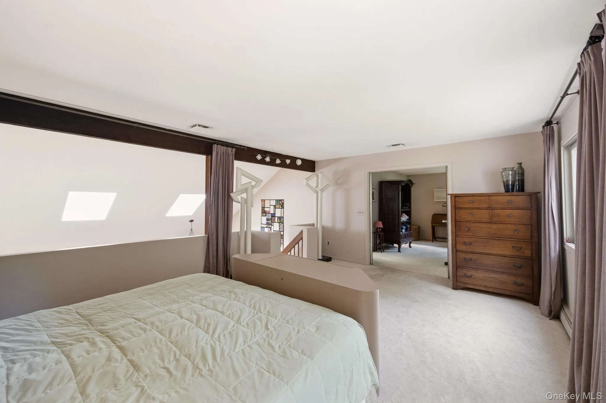 5 Highridge Drive, Huntington, NY, 3 Bedrooms Bedrooms, 8 Rooms Rooms,2 BathroomsBathrooms,Residential,For Rent,Highridge,0,1047883 5 Highridge Drive, Huntington, NY, 3 Bedrooms Bedrooms, 8 Rooms Rooms,2 BathroomsBathrooms,Residential,For Rent,Highridge,0,1047883