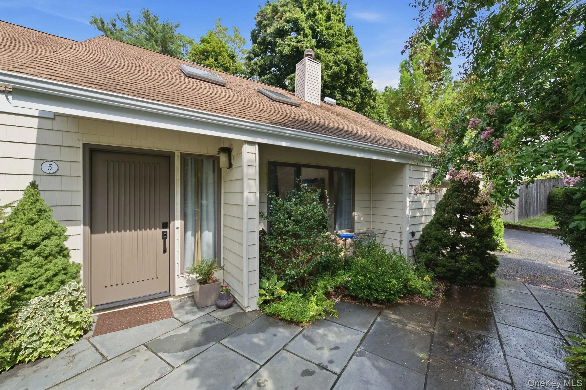 5 Highridge Drive, Huntington, NY, 3 Bedrooms Bedrooms, 8 Rooms Rooms,2 BathroomsBathrooms,Residential,For Rent,Highridge,0,1047883 5 Highridge Drive, Huntington, NY, 3 Bedrooms Bedrooms, 8 Rooms Rooms,2 BathroomsBathrooms,Residential,For Rent,Highridge,0,1047883