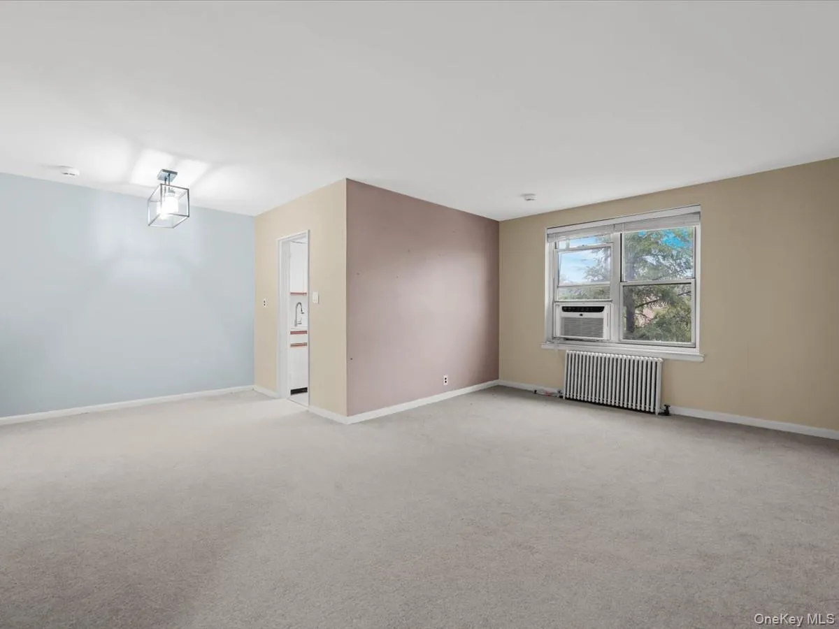 204-12 35th Avenue, New York, NY, 1 Bedroom Bedrooms, 4 Rooms Rooms,1 BathroomBathrooms,Residential,For Rent,35th,0,1047885 204-12 35th Avenue, New York, NY, 1 Bedroom Bedrooms, 4 Rooms Rooms,1 BathroomBathrooms,Residential,For Rent,35th,0,1047885