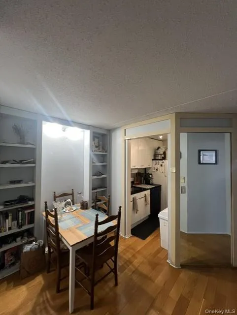 4 Martine Avenue, White Plains, NY, 1 Bedroom Bedrooms, 4 Rooms Rooms,1 BathroomBathrooms,Residential Lease,For Rent,Martine,0,1047887 4 Martine Avenue, White Plains, NY, 1 Bedroom Bedrooms, 4 Rooms Rooms,1 BathroomBathrooms,Residential Lease,For Rent,Martine,0,1047887