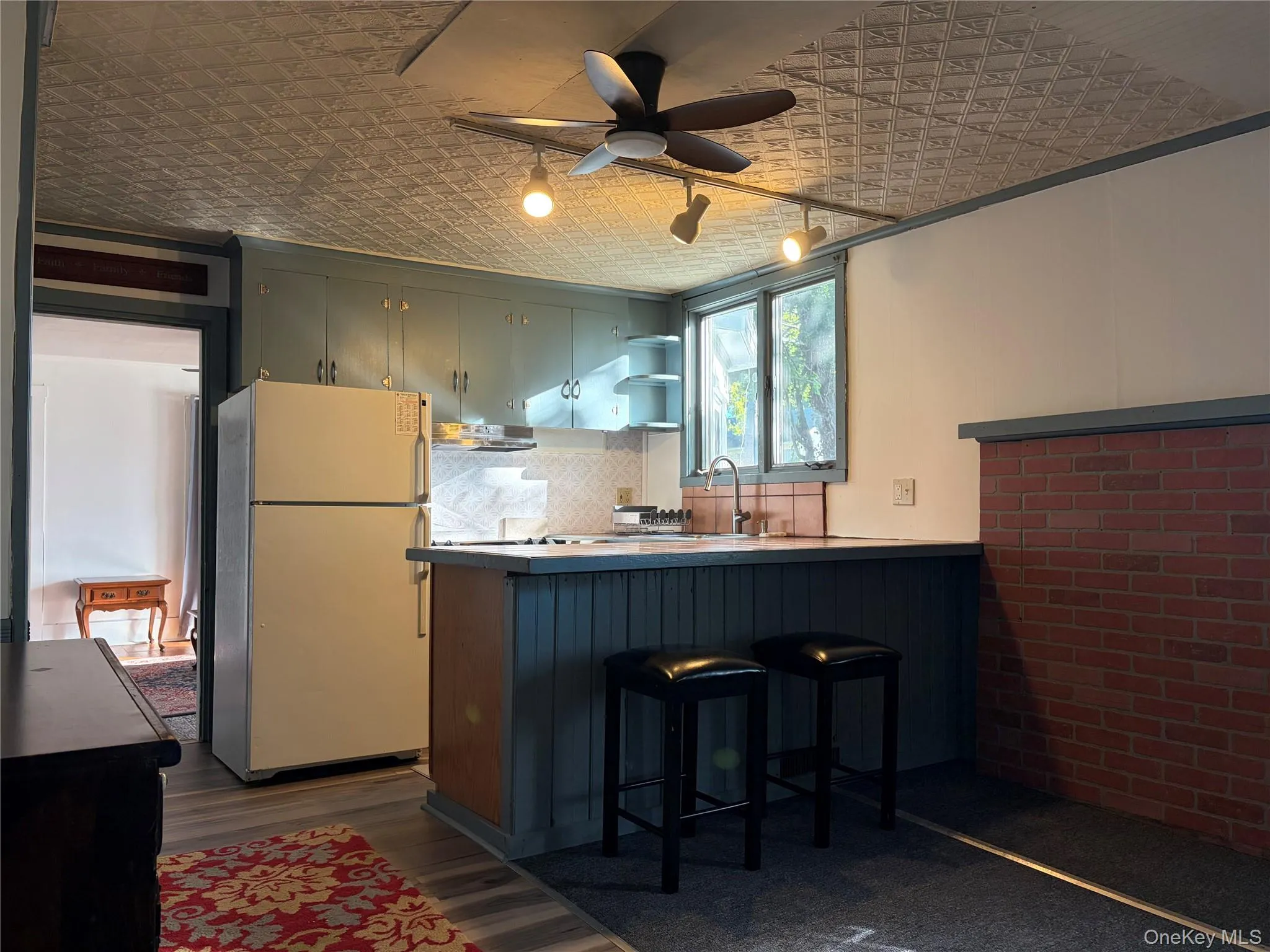 549 Main Road, Riverhead, NY, 2 Bedrooms Bedrooms, 7 Rooms Rooms,1 BathroomBathrooms,Residential Lease,For Rent,Main,0,1047889 549 Main Road, Riverhead, NY, 2 Bedrooms Bedrooms, 7 Rooms Rooms,1 BathroomBathrooms,Residential Lease,For Rent,Main,0,1047889