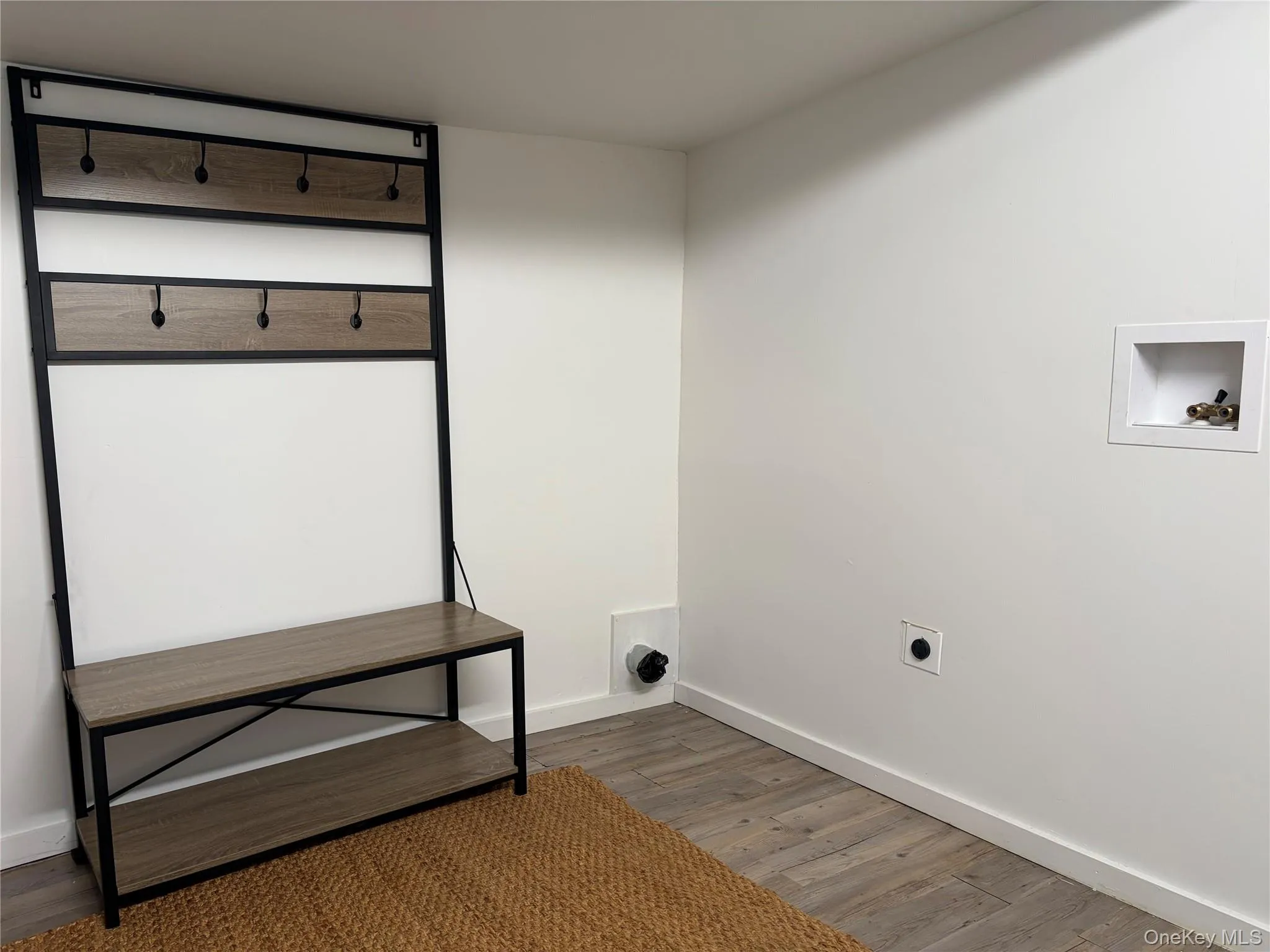 549 Main Road, Riverhead, NY, 2 Bedrooms Bedrooms, 7 Rooms Rooms,1 BathroomBathrooms,Residential Lease,For Rent,Main,0,1047889 549 Main Road, Riverhead, NY, 2 Bedrooms Bedrooms, 7 Rooms Rooms,1 BathroomBathrooms,Residential Lease,For Rent,Main,0,1047889