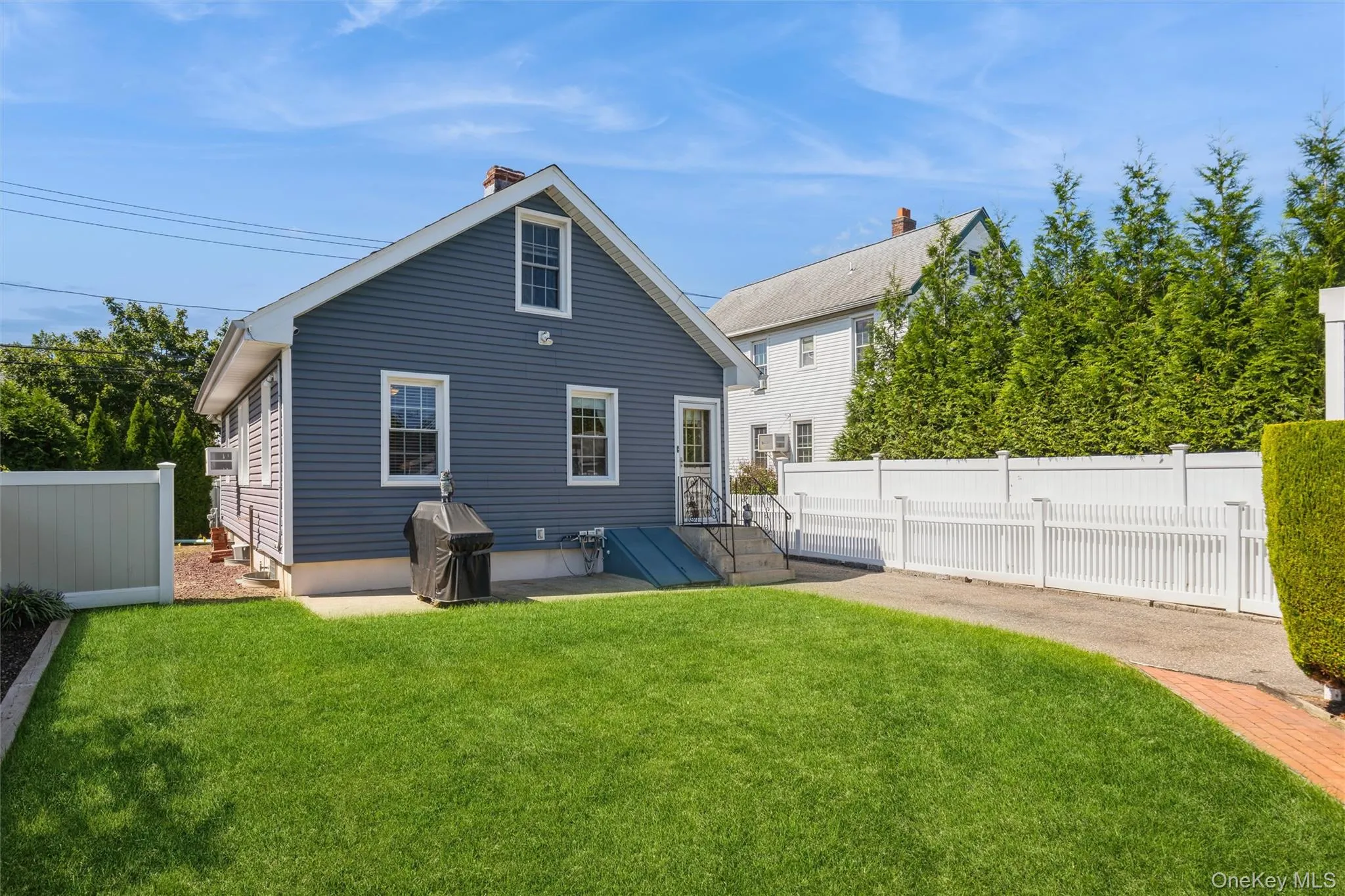 99 Barwick Street, North Hempstead, NY, 3 Bedrooms Bedrooms, 6 Rooms Rooms,1 BathroomBathrooms,Residential,For Rent,Barwick,0,1047893 99 Barwick Street, North Hempstead, NY, 3 Bedrooms Bedrooms, 6 Rooms Rooms,1 BathroomBathrooms,Residential,For Rent,Barwick,0,1047893