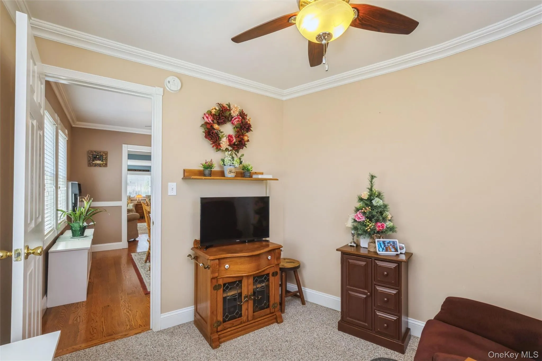 2nd bedroom on main level or den 2nd bedroom on main level or den