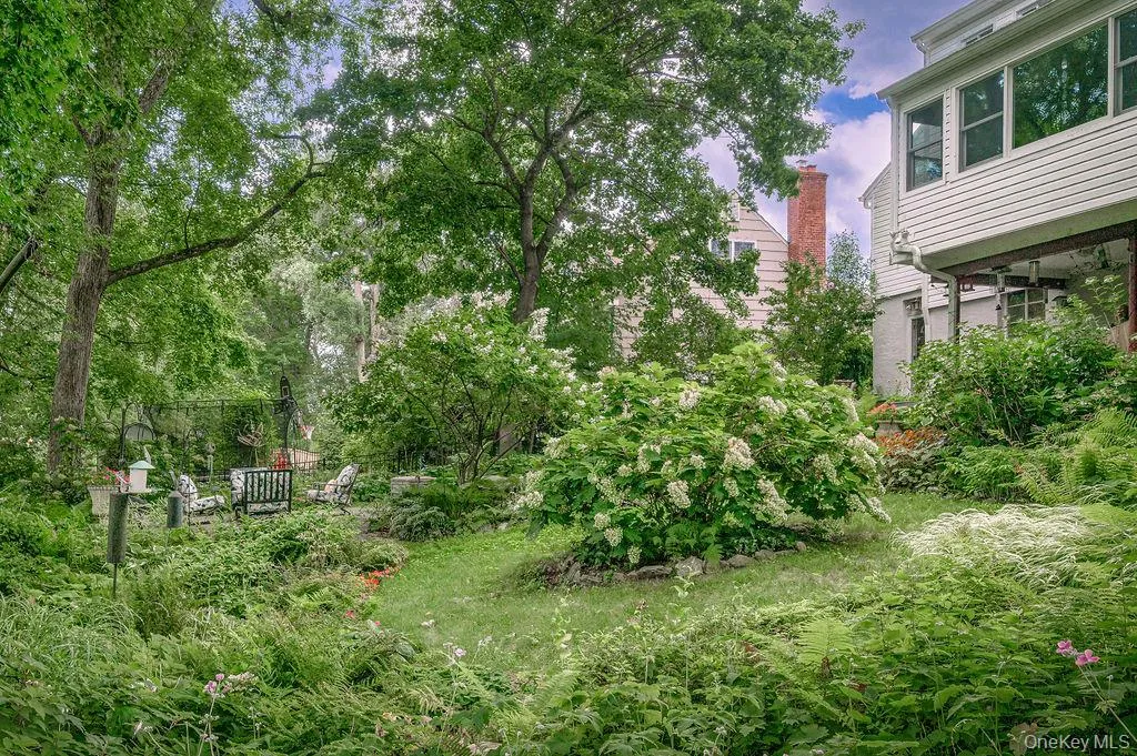 Lush green garden Lush green garden