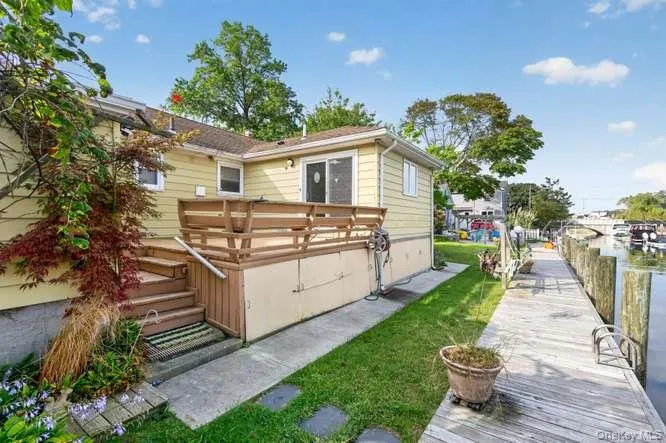 84 Lido Promenade, Babylon, NY, 3 Bedrooms Bedrooms, 7 Rooms Rooms,1 BathroomBathrooms,Residential,For Rent,Lido Promenade,0,1047898 84 Lido Promenade, Babylon, NY, 3 Bedrooms Bedrooms, 7 Rooms Rooms,1 BathroomBathrooms,Residential,For Rent,Lido Promenade,0,1047898