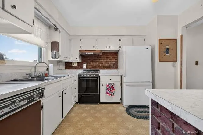 84 Lido Promenade, Babylon, NY, 3 Bedrooms Bedrooms, 7 Rooms Rooms,1 BathroomBathrooms,Residential,For Rent,Lido Promenade,0,1047898 84 Lido Promenade, Babylon, NY, 3 Bedrooms Bedrooms, 7 Rooms Rooms,1 BathroomBathrooms,Residential,For Rent,Lido Promenade,0,1047898