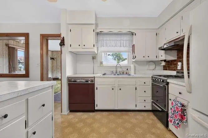 84 Lido Promenade, Babylon, NY, 3 Bedrooms Bedrooms, 7 Rooms Rooms,1 BathroomBathrooms,Residential,For Rent,Lido Promenade,0,1047898 84 Lido Promenade, Babylon, NY, 3 Bedrooms Bedrooms, 7 Rooms Rooms,1 BathroomBathrooms,Residential,For Rent,Lido Promenade,0,1047898