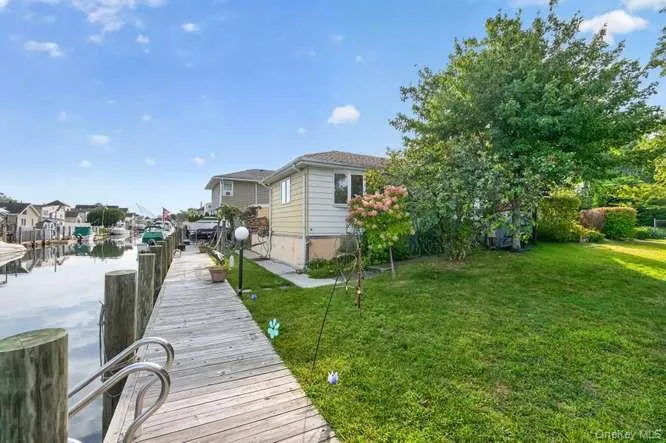 84 Lido Promenade, Babylon, NY, 3 Bedrooms Bedrooms, 7 Rooms Rooms,1 BathroomBathrooms,Residential,For Rent,Lido Promenade,0,1047898 84 Lido Promenade, Babylon, NY, 3 Bedrooms Bedrooms, 7 Rooms Rooms,1 BathroomBathrooms,Residential,For Rent,Lido Promenade,0,1047898
