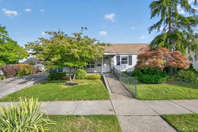 84 Lido Promenade, Babylon, NY, 3 Bedrooms Bedrooms, 7 Rooms Rooms,1 BathroomBathrooms,Residential,For Rent,Lido Promenade,0,1047898 84 Lido Promenade, Babylon, NY, 3 Bedrooms Bedrooms, 7 Rooms Rooms,1 BathroomBathrooms,Residential,For Rent,Lido Promenade,0,1047898