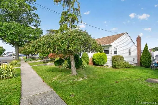84 Lido Promenade, Babylon, NY, 3 Bedrooms Bedrooms, 7 Rooms Rooms,1 BathroomBathrooms,Residential,For Rent,Lido Promenade,0,1047898 84 Lido Promenade, Babylon, NY, 3 Bedrooms Bedrooms, 7 Rooms Rooms,1 BathroomBathrooms,Residential,For Rent,Lido Promenade,0,1047898